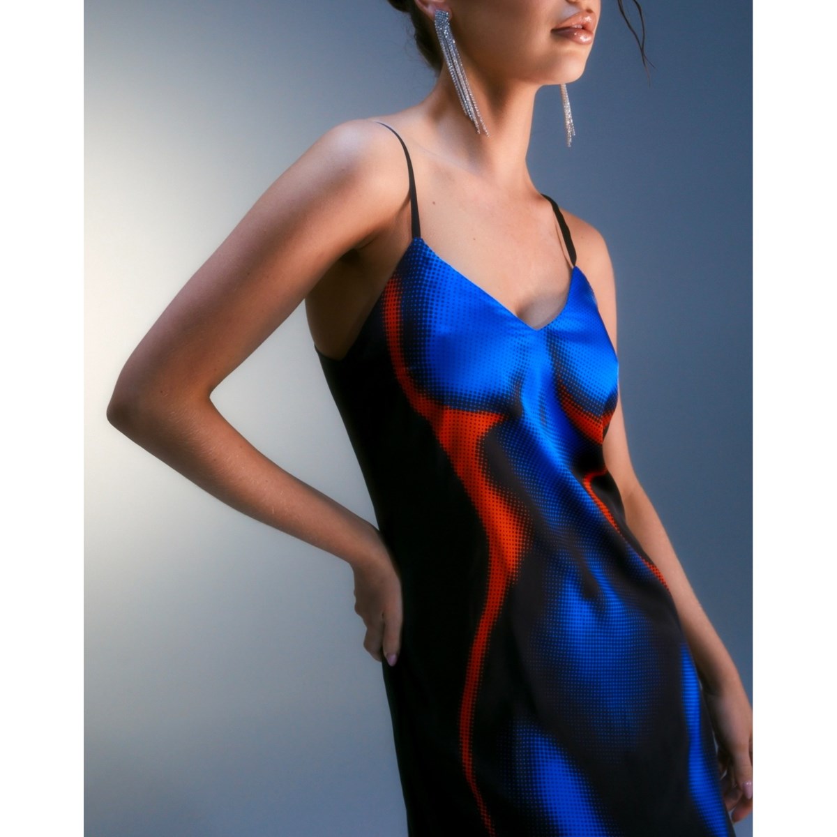 Сине-черное платье-комбинация Topless с эксклюзивным боди-принтом RIZZLE — купить в интернет-магазине lio